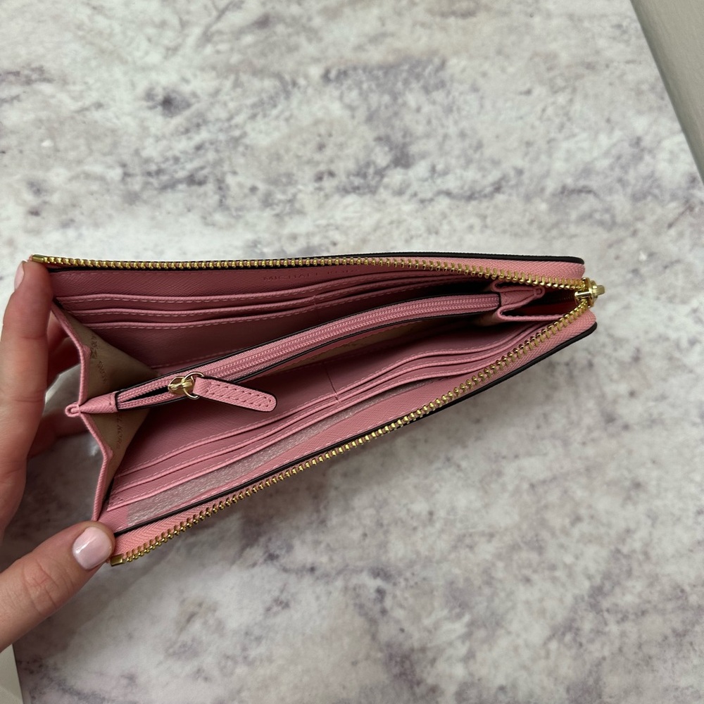 Michael Kors Jet Set Travel Large Saffiano Leather Quarter-Zip Wallet Carnation - Picture 3 of 3